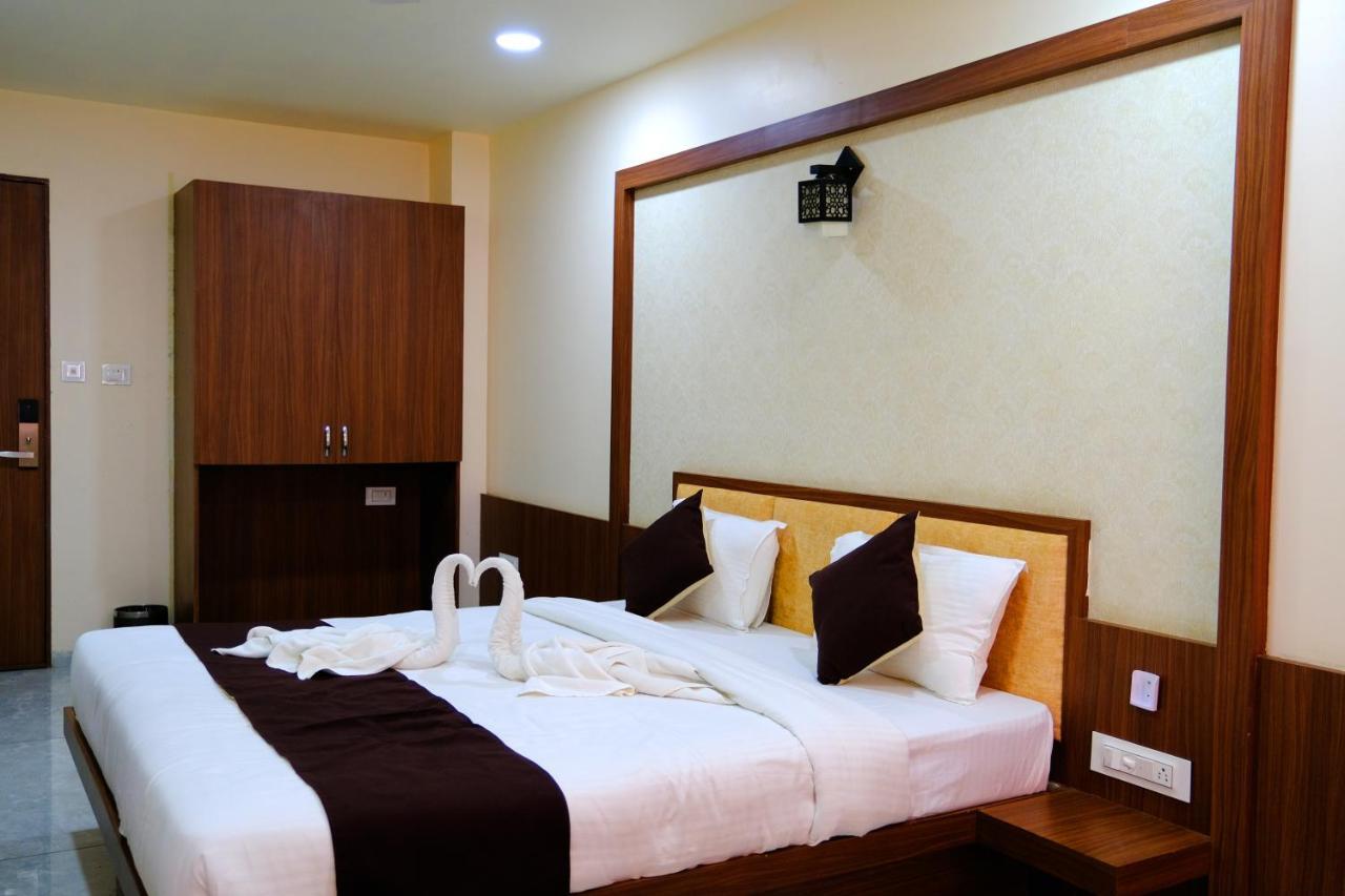 Hotel Sai Inn Rajpipla Екстер'єр фото